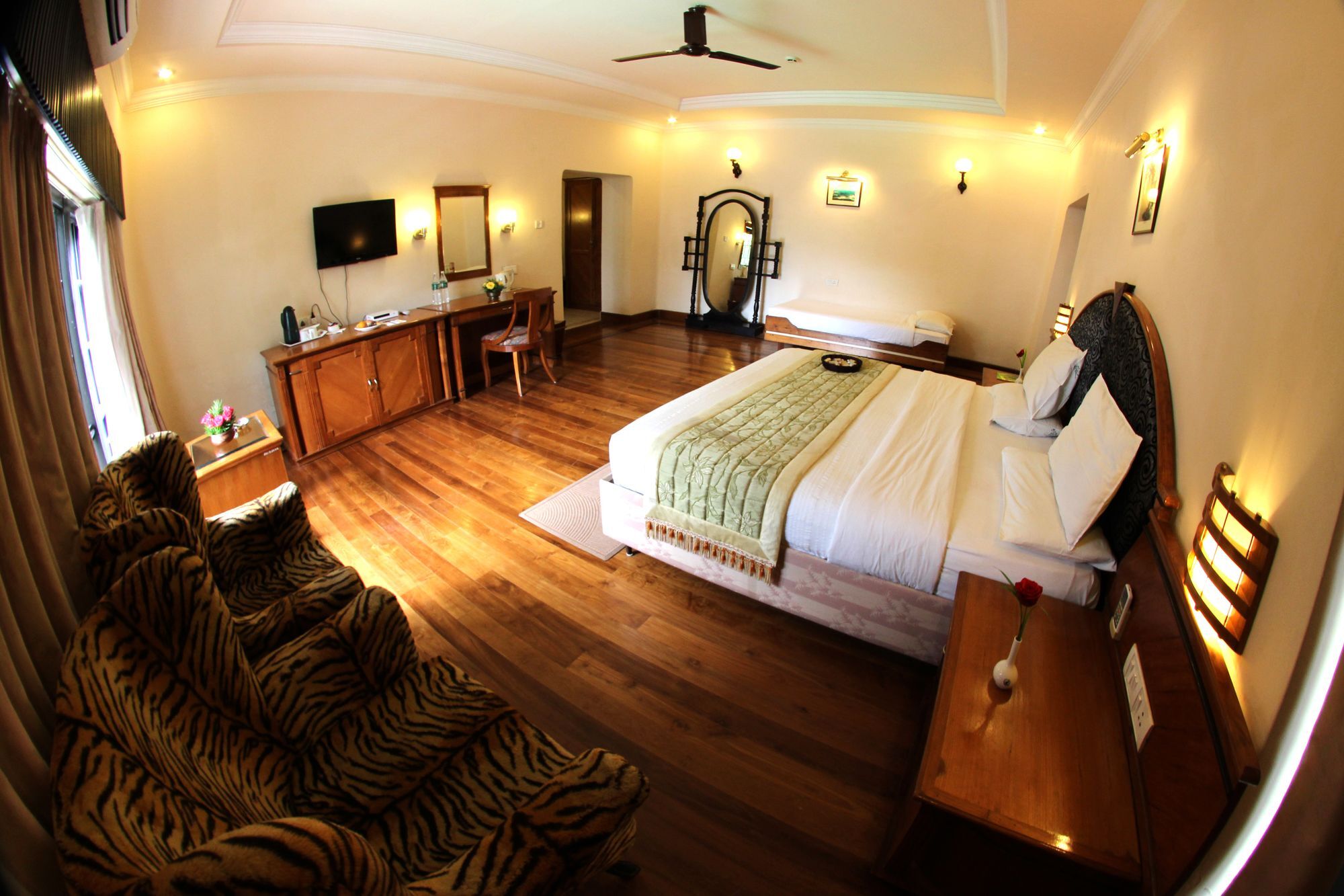 Отель Ktdc Aranya Nivas Thekkady Kumily Экстерьер фото